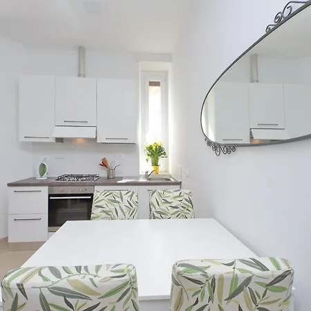 Livorno By Halldis Apartmán